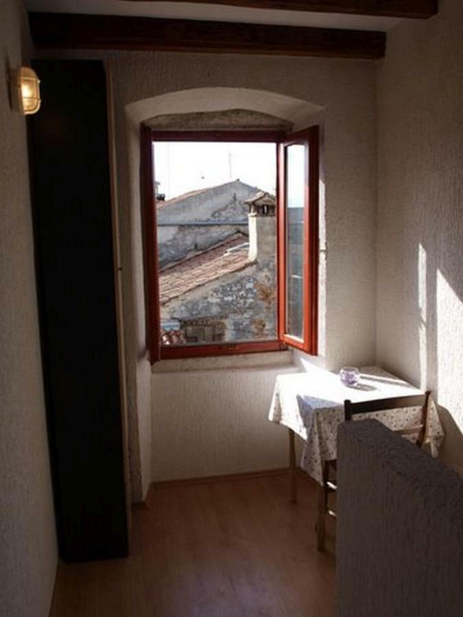 Apartment 52 ロヴィニ エクステリア 写真